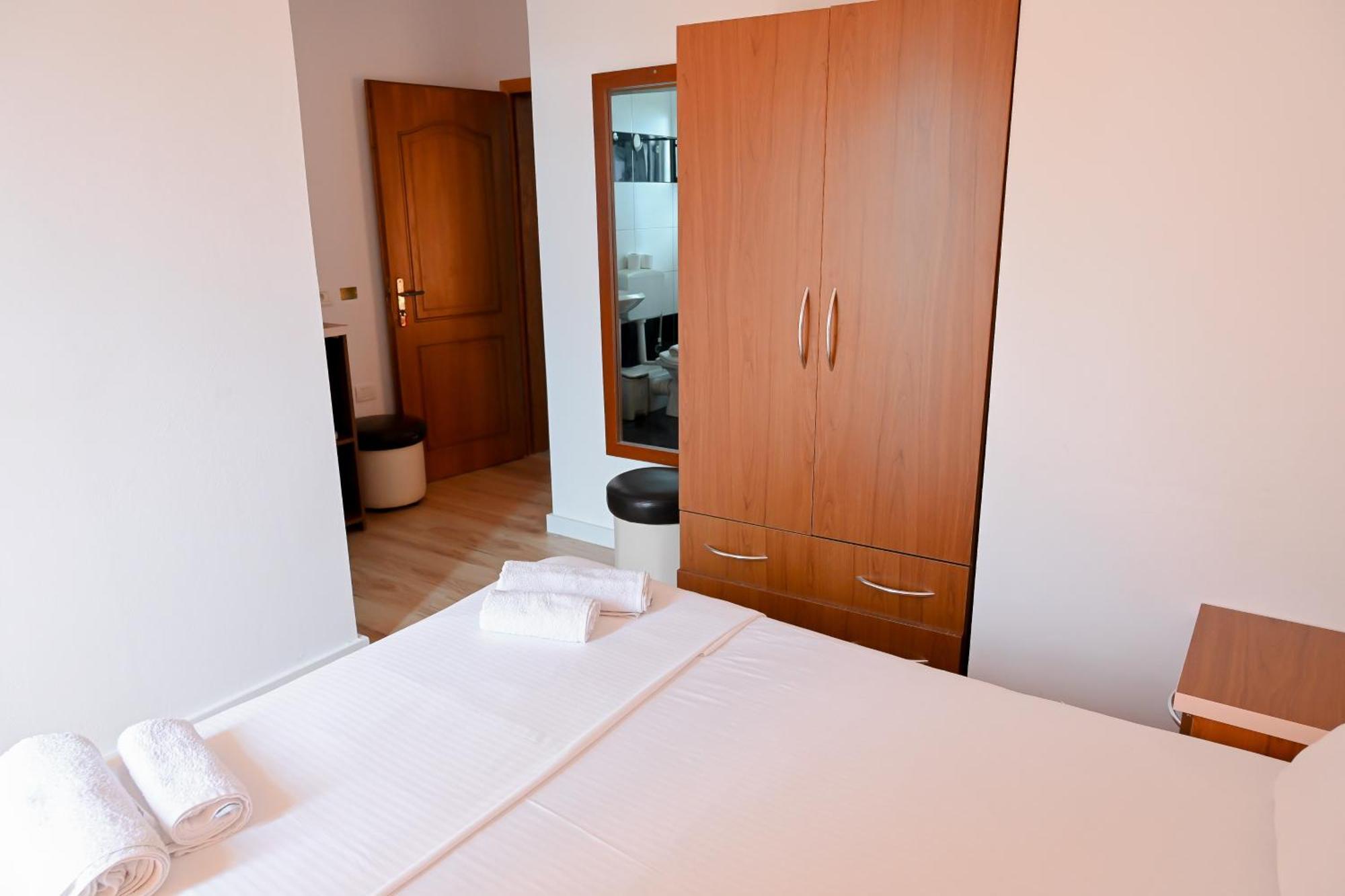 Hotel Kriti Max , Shengjin Exterior photo